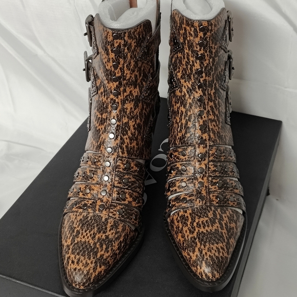 NWT Coach Phoebe studded Snakeskin print boots - Picture 6 of 14